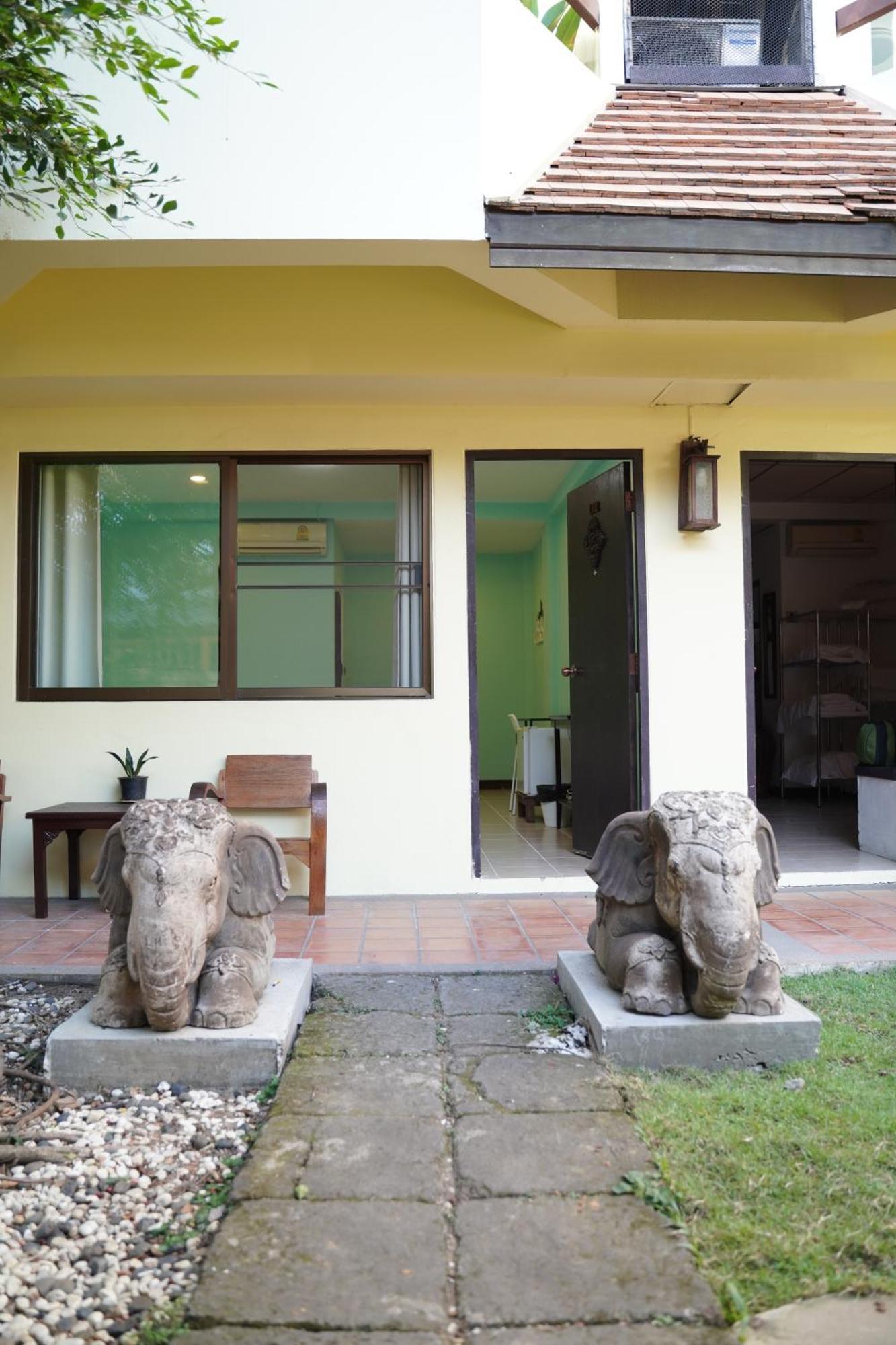 Elegant Lanna Guesthouse Chiang Mai Extérieur photo