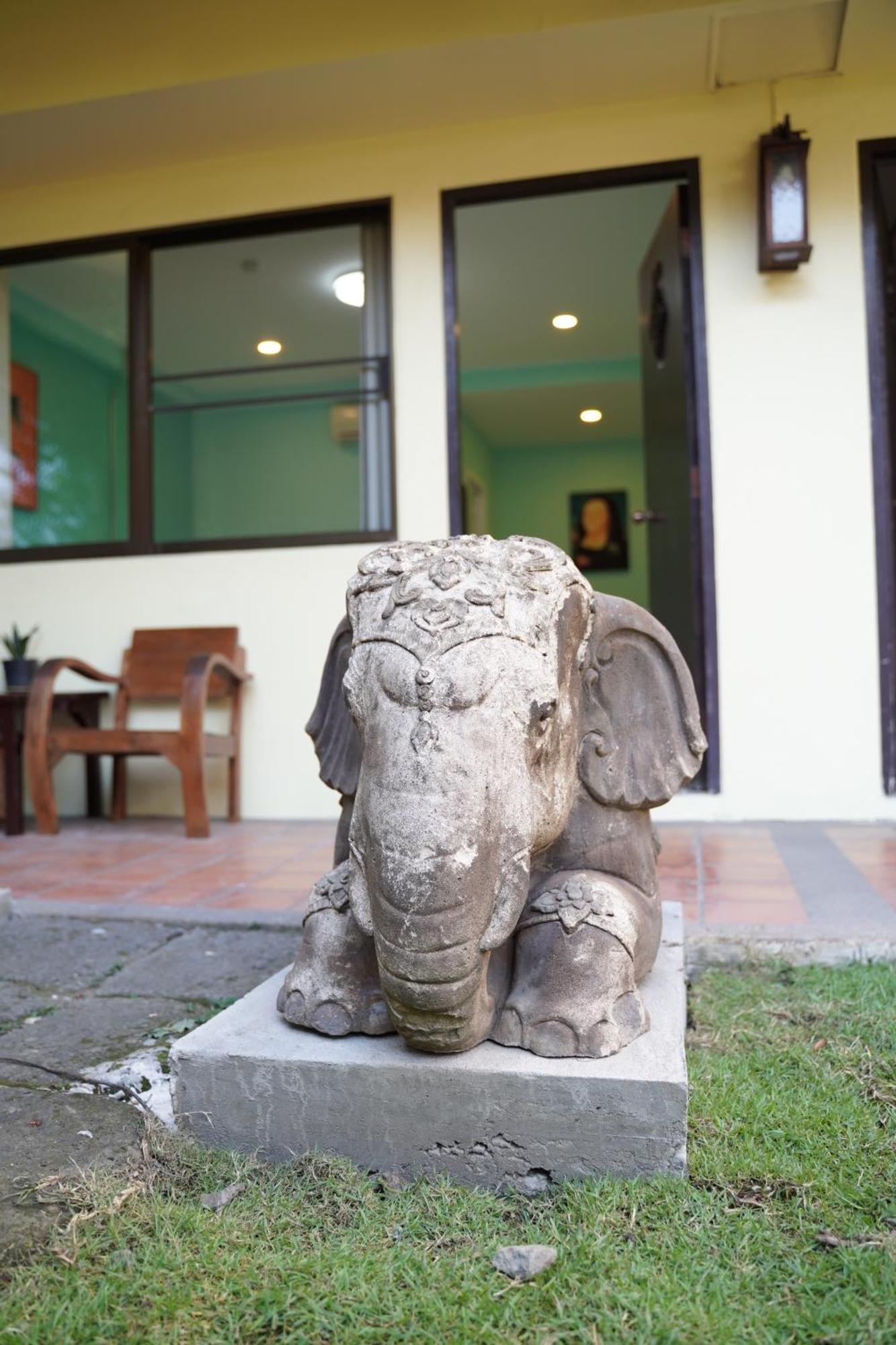 Elegant Lanna Guesthouse Chiang Mai Extérieur photo